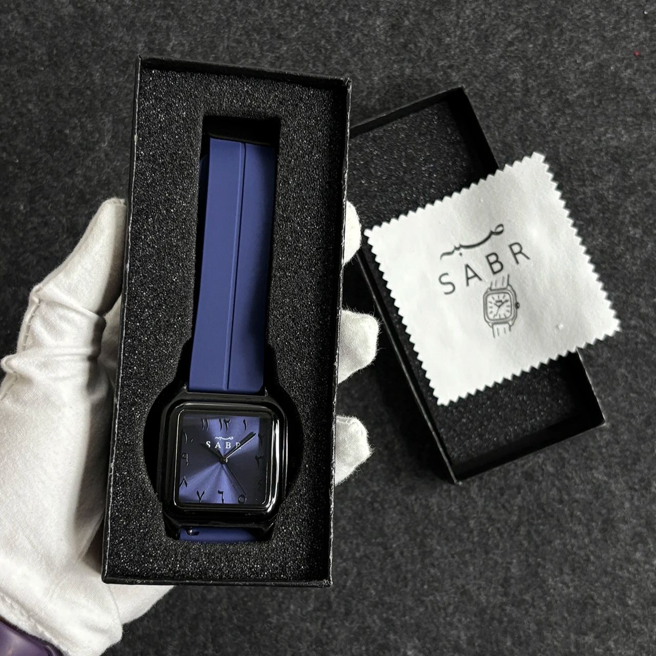 SABR Arabic Numeral Watch Men  – Luxury Watch With Rubber Strap recenzja i cena