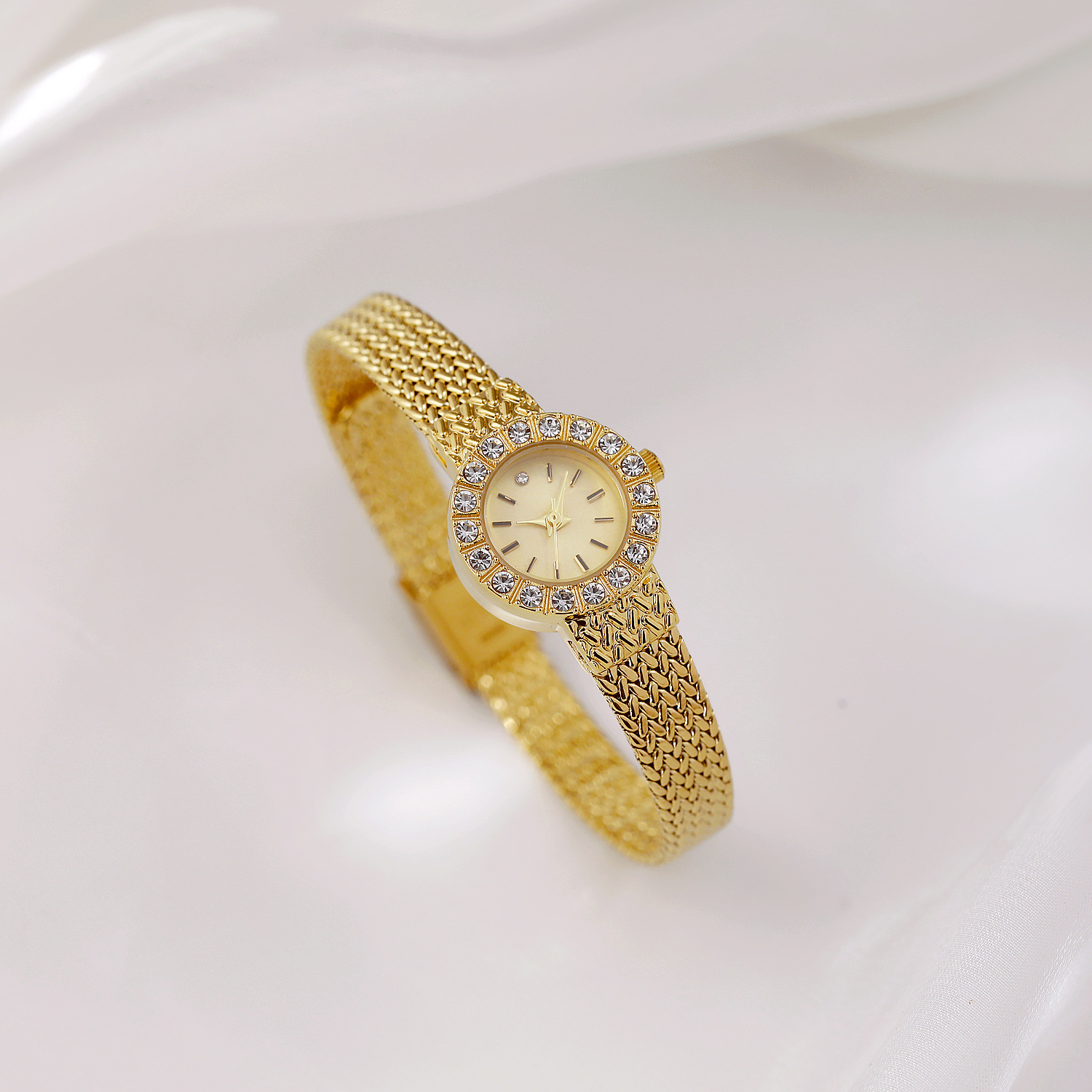 Vintage Women's Wristwatch Lux – Luxury Watch Engraving recenzja i cena
